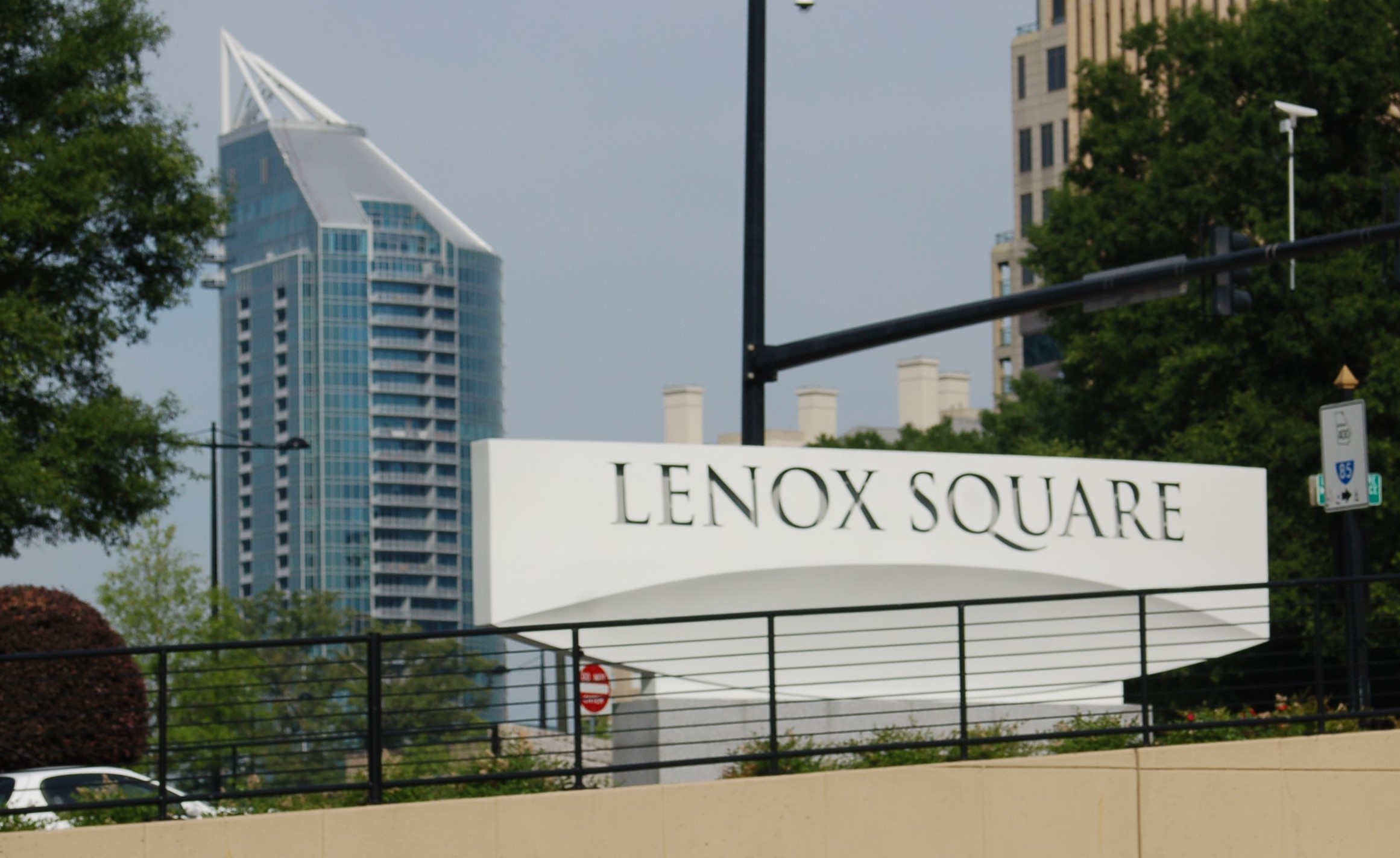 What the BEST MALL in Atlanta looks like. Lenox Mall. Where